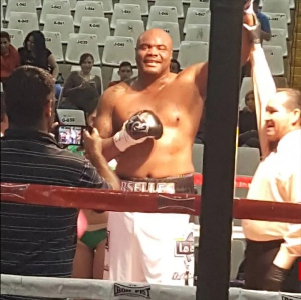 Bi kịch gây ra bằng cách mở cửa! Người cha quyền anh của Jaylen Brown đã chọc vào ruột của mình do m