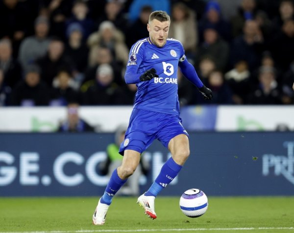 DIMA: Vardy đến nơi cư trú của Cremona để kiểm tra thể chất. Sau khi kiểm tra thể chất được thông qu