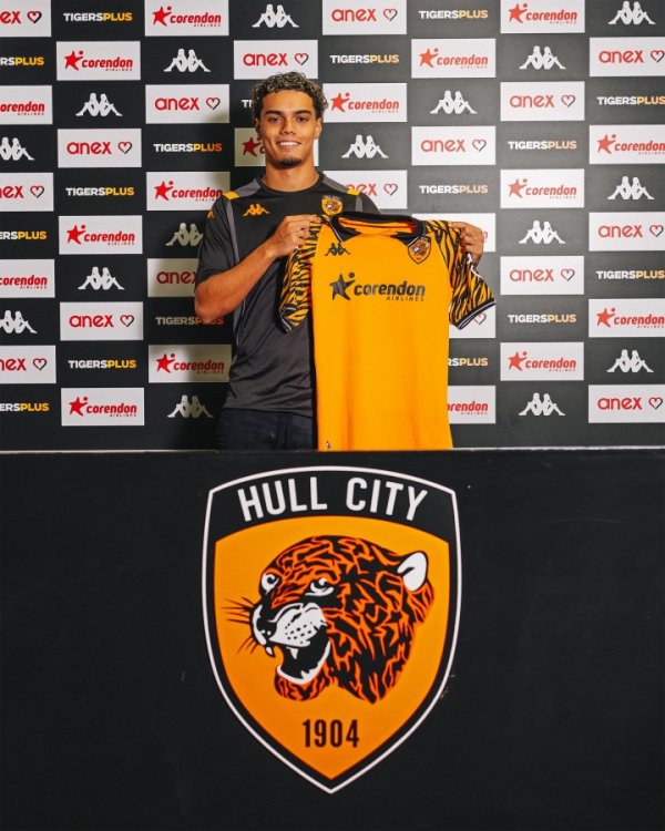Cha Tiger, con chó con chó! Chính thức: Con trai của Ronaldo 20 tuổi Joao Mendes tham gia Hull City 