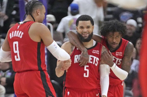 American News: Van Jordan là một con trỏ ba quan trọng để Rockets &KD rút ra ba con trỏ, và trò 