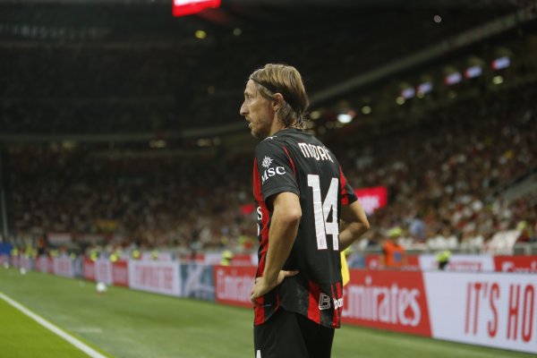 Có một gia đình cũ! Modric 40 tuổi bắt đầu tất cả 5 trận ở Serie A, chơi cả 3 trận đấu