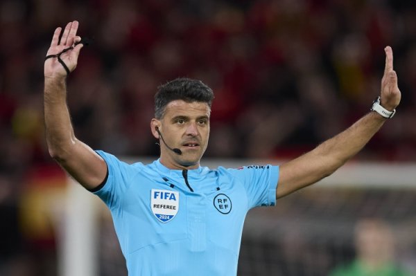 Thông báo chính thức của Champions League Manchester City vs Monaco Nhóm trọng tài: Trọng tài Còi nổ