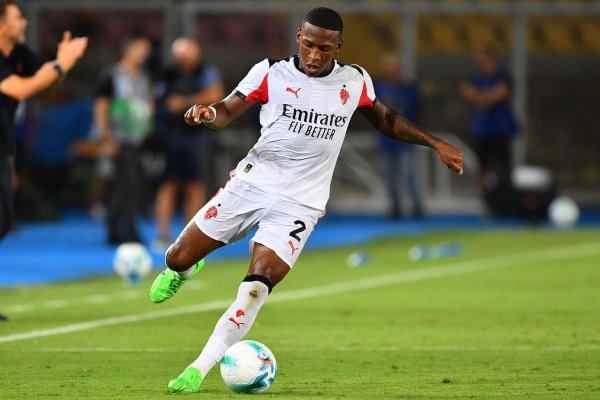 Truyền thông Ý: Hậu vệ trái của Milan Estupinian dính chấn thương mắt cá chân ở đội tuyển quốc gia v