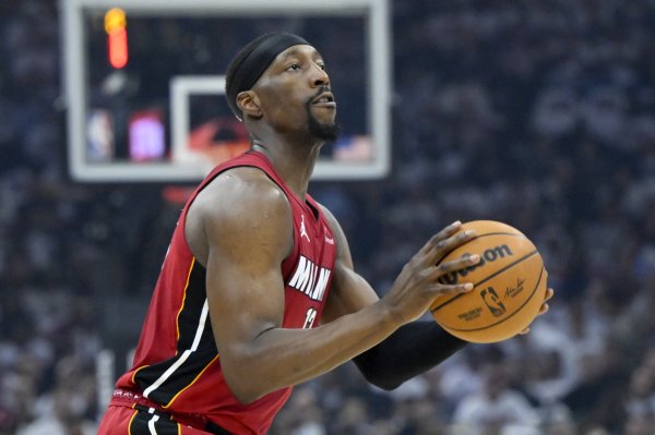 Adebayo: Chúng tôi đã hỗ trợ Rozier từ đầu đến cuối. Cảm giác hơi lạ khi anh ấy không ở đây.