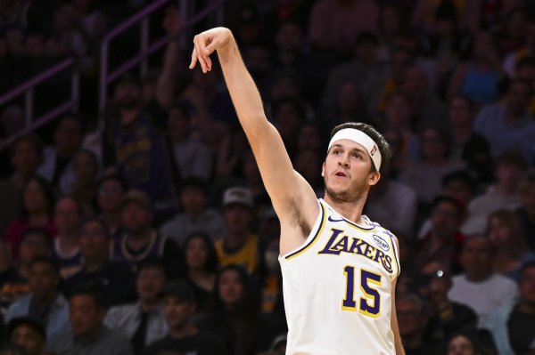 Doncic đang mất tích! Lakers thực hiện 11% trong số 12 quả ném phạt trong hiệp đầu tiên, 26 trong số