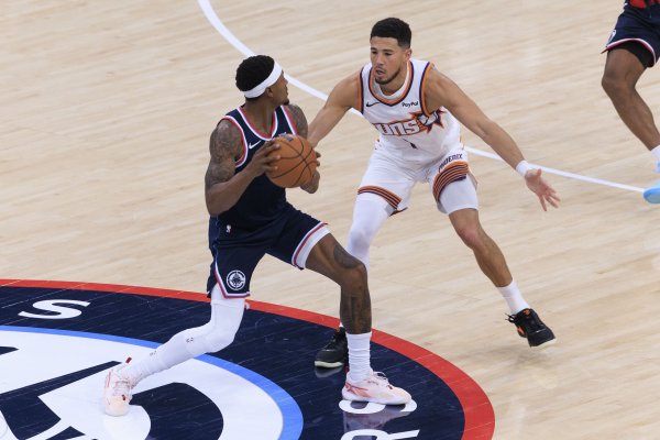 Lu: Chúng tôi vẫn chưa quyết định ai sẽ bắt đầu thay thế Beal. Anh vẫn còn hơi đau ở lưng.