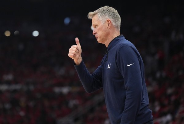 Cole: Trong vài năm qua, khi ngôi sao đối phương vắng mặt, thành tích của chúng ta là khoảng 0 trận 