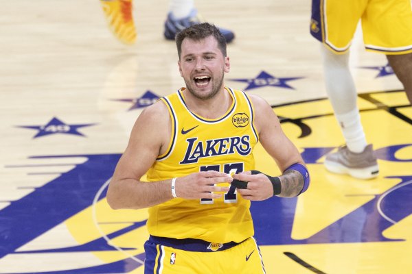 Doncic: Cảm giác thật tuyệt khi lại ghi được 40+ điểm. Tôi cảm thấy tốt hơn nếu chúng tôi giành chiế