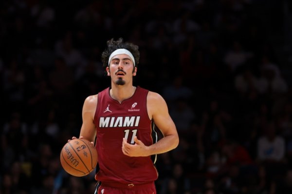 Xuất sắc cả về tấn công lẫn phòng thủ! Husker thực hiện 7% trong số 12 quả ném phạt và ghi được 22 đ