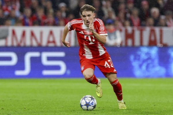 Romano: Bayern và Karl đang thảo luận về khả năng gia hạn hợp đồng bằng cách thay đổi cơ cấu hợp đồn