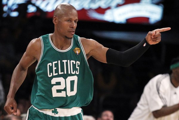 Ray Allen nói về việc liệu áo đấu của anh ấy có thể được giải nghệ cùng Celtics hay không: Tôi không