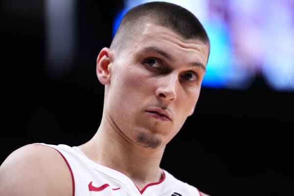 Spoelstra: Tôi nhớ Herro rất nhiều. Khả năng tổ chức tấn công và ghi bàn của anh ấy hoàn toàn phù hợ